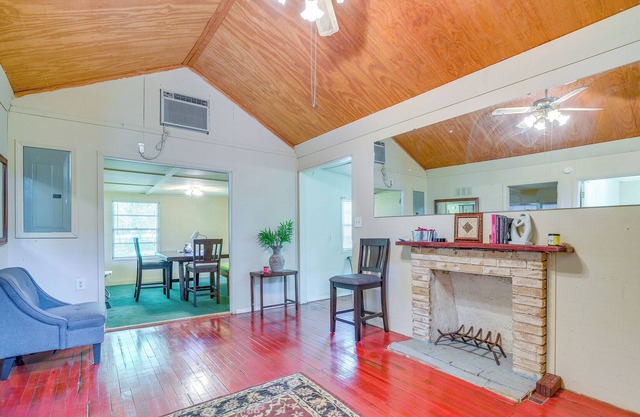 Brooksville Home by Withlacoochee Trail & River!