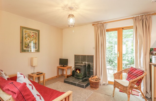 BRUCANICH COTTAGE, with open fire in Kingussie