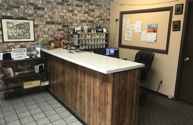 Budget Host Village Inn
