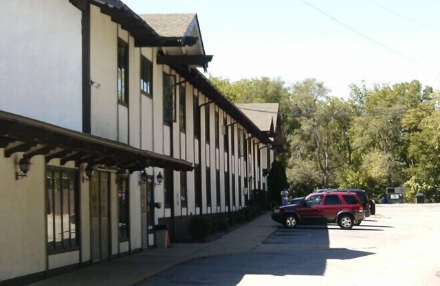 Budget Inn & Suites