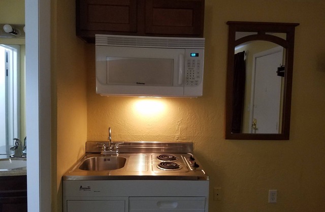 Budget Inn