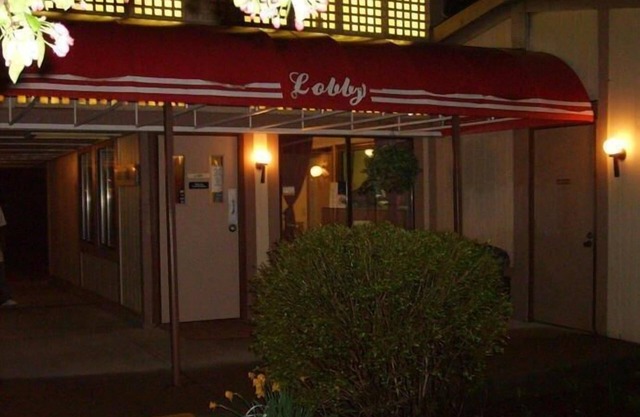Budgetel Inn & Suites