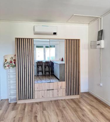 Bulldog Venice Apartment