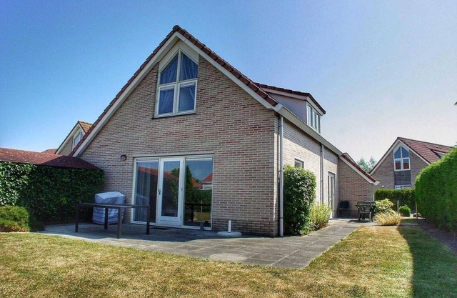 Bungalow in Breskens near Beach and Dunes