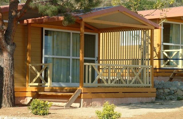 Bungalow in Calella near Sea & Mountains