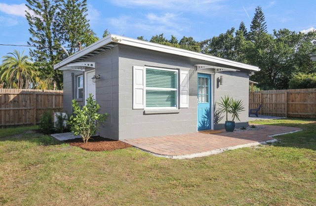 Bungalow Near Downtown Orlando, Winter Park, Major Hospitals, and Disney!