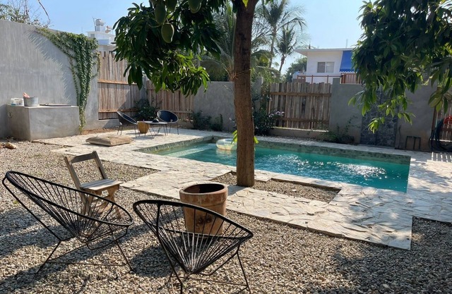 Bungalow rustic chic next to the beach