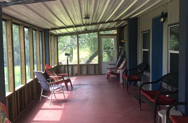 Bungalow with free WiFi and DirecTV with movie channels.