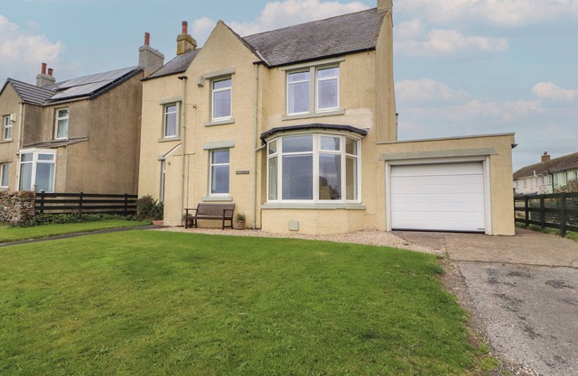BURNBANK, pet friendly, country holiday cottage in Maryport