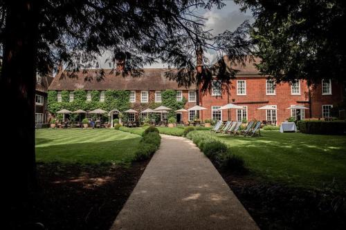 Bush Hotel Farnham