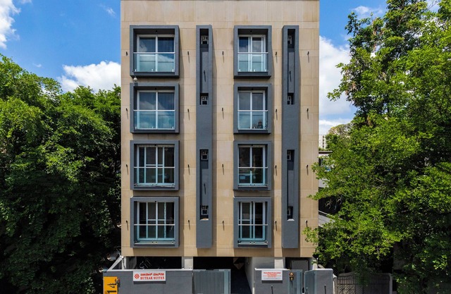 Buteak Suites