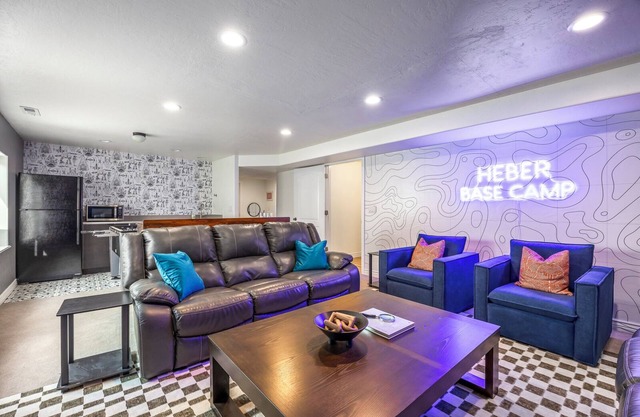 Buy 4 get 5th free—XBOX room- Pets welcomed! Sleeps 18- Hottub- Hammocks