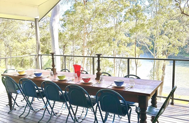 By The Lake @ Smiths Lake~Lakefront~Kayaks~ NBN~Views~Perfect for 2 families