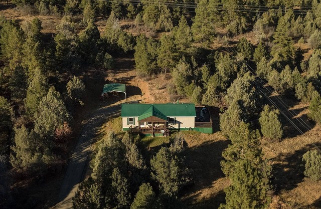 BYRKET'S HIDEAWAY RETREAT! Home away from it all, but all you need!