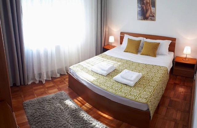C Aire - Colorful Apartment