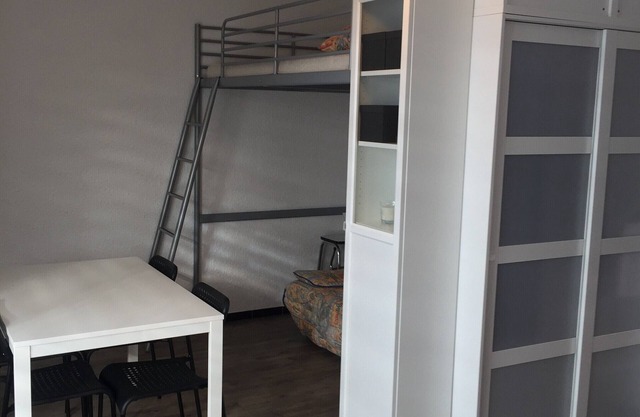 C - Refurbished accommodation/sleeps 4