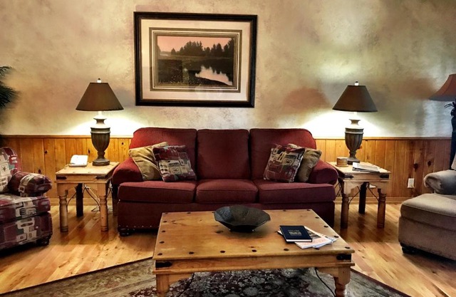 C15, Two bedroom, two bath log-sided, luxury Harbor North cottage with hot tub cottage