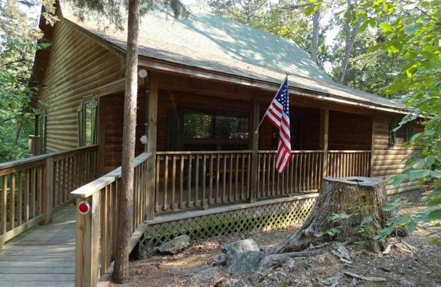 C19, One bedroom luxury, log-sided Couple's Cottage with private hot tub and unique extras cottage