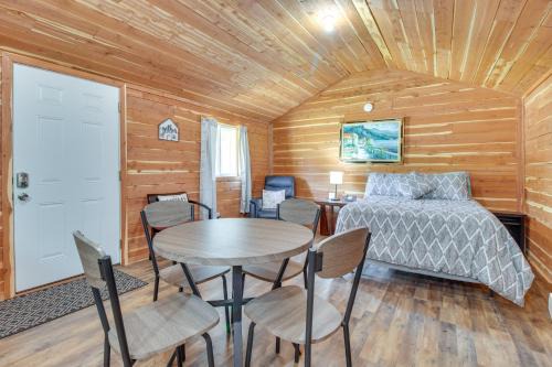 Cabin 2 Mi to White River Great for Anglers!