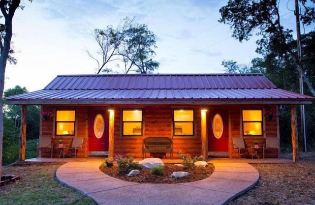 Cabin 3 Rental 15 minutes from Magnolia and Baylor