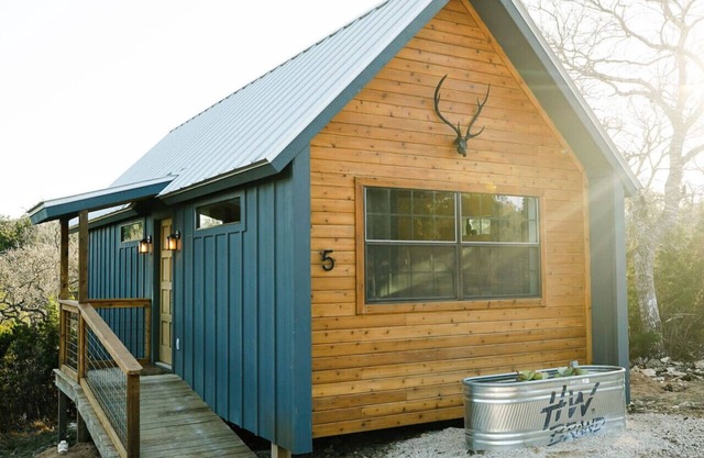 Cabin 5 · Smart & Cozy Tiny Cabin 5 w/ Pro Coffee Setup