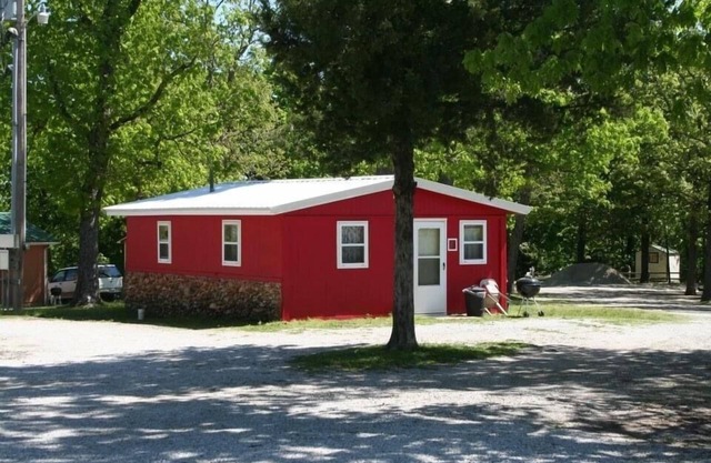Cabin 6 - Reel and Trigger