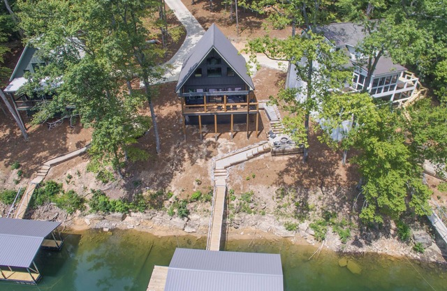 Cabin at Eagle Cove: 4 BR, 2.5 BA in Jasper, Sleeps 12