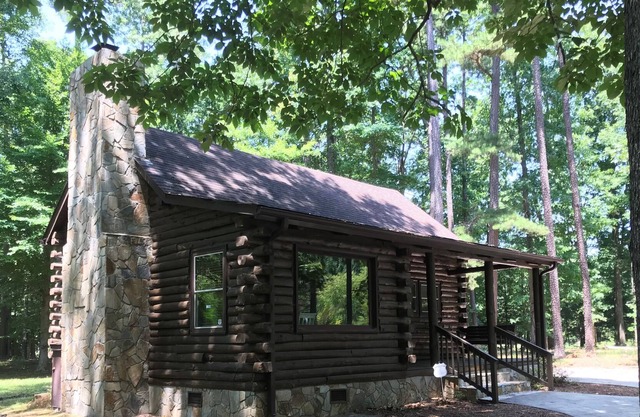 CABIN AT KERR LAKE PRIVATE DOCK