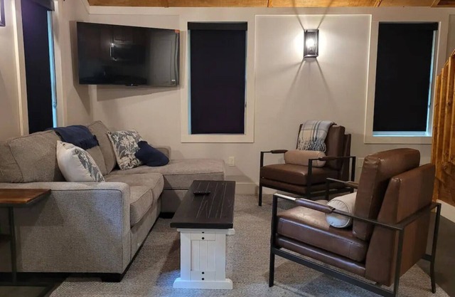 Cabin for 6 in Cuyahoga Valley National Park: Enjoy four-season comfort