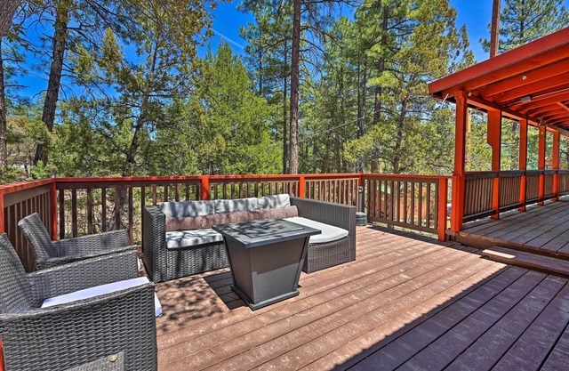 Cabin in Tonto National Forest: Deck & Views!