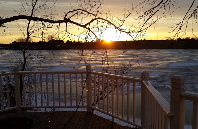 Cabin on Richmond Lake / 3 bedroom / 2 bath / wrap around deck