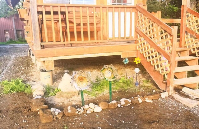 Cabin Overlooking the Beautiful Cook Inlet