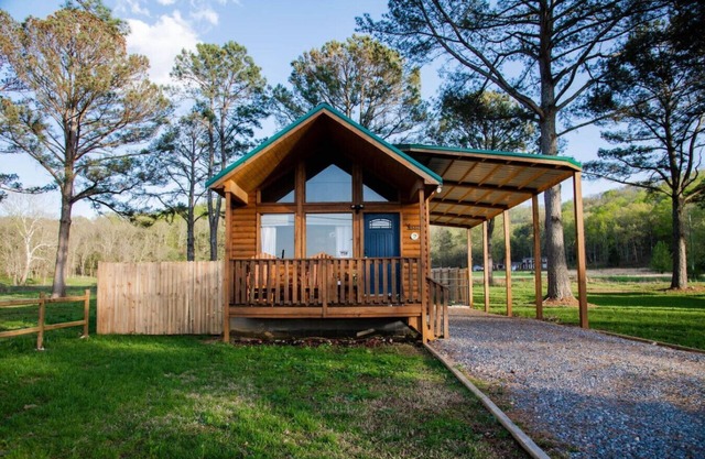 Cabin|Pets!Sleeps 5|Close to Lake Guntersville|2BR