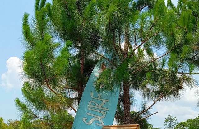 cabin retreat has the perfect vibe of the country & minutes from SGi beach