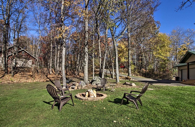 Cabin w/Fire Pit & Movie Room, 1 Mi to Lake