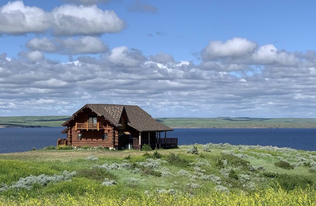 Cabin with spectacular views! Hunting and fishing paradise.