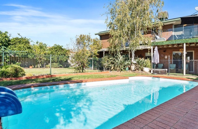 Cade Retreat perfect for golfers or larger groups.