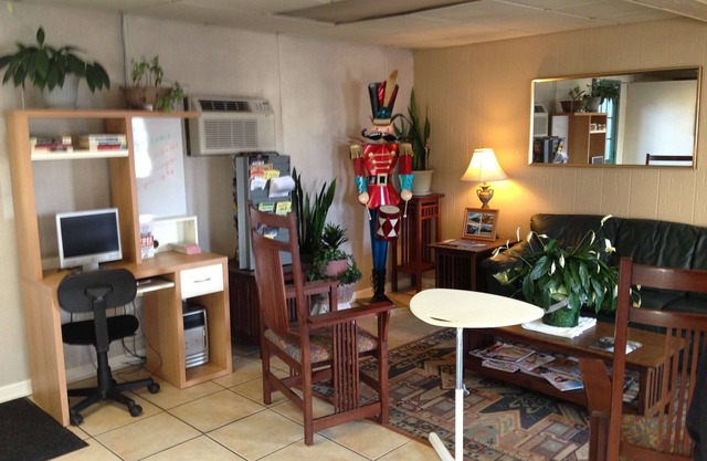 Cadet Motor Inn