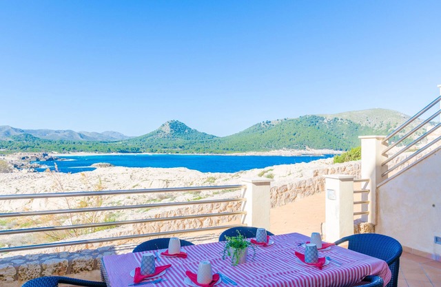 CALA LLITERES 5 - Chalet with sea views in Cala Lliteres (Cala Ratjada). Free WiFi