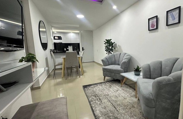 Cali Agradable Apartamento con Piscina y Parqueadero y Aire C