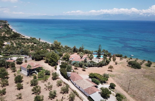 Calm, idyllic and close to the beach - holiday house with nice sea view | Messen