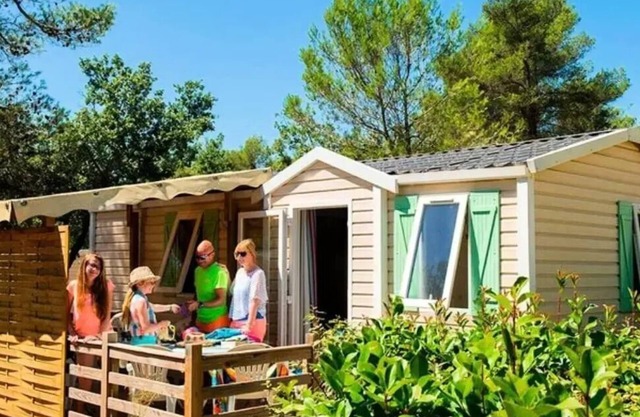 Camping Le Mas de Sireuil* - Mobil home Classic XL 3 rooms 4 people