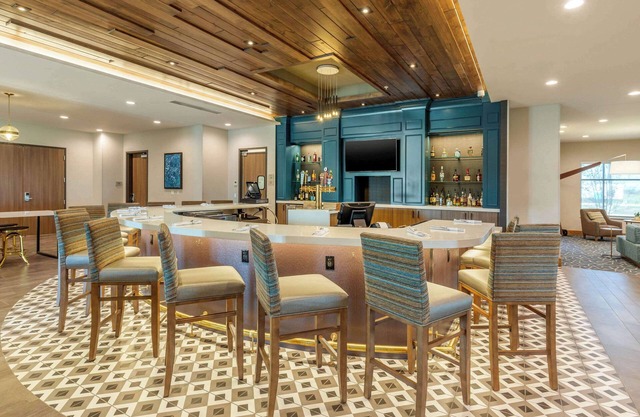 Cambria Hotel Davenport Quad Cities