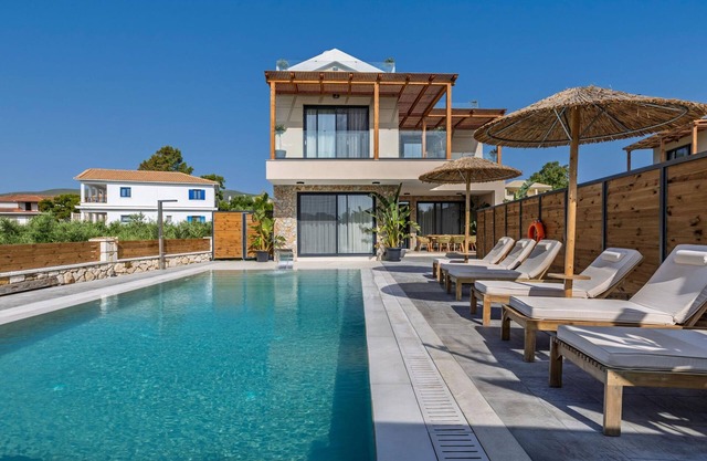 Cameo 3 Luxury Villa with Pool