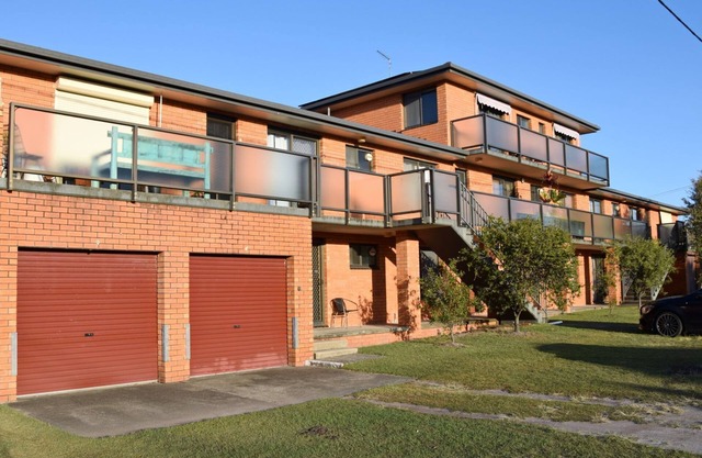 Cameo Court 2 - walk to the beach