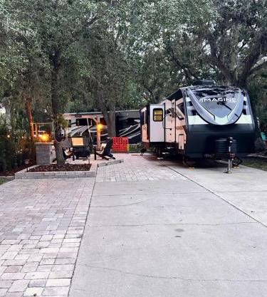 Camper RV in River Ranch