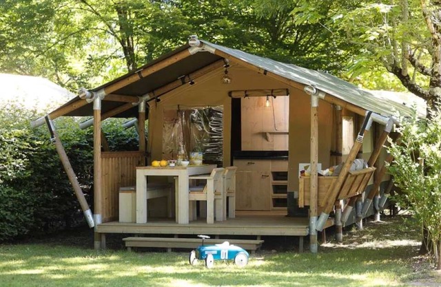 Camping 3 étoiles - Piscine - ccbb0id