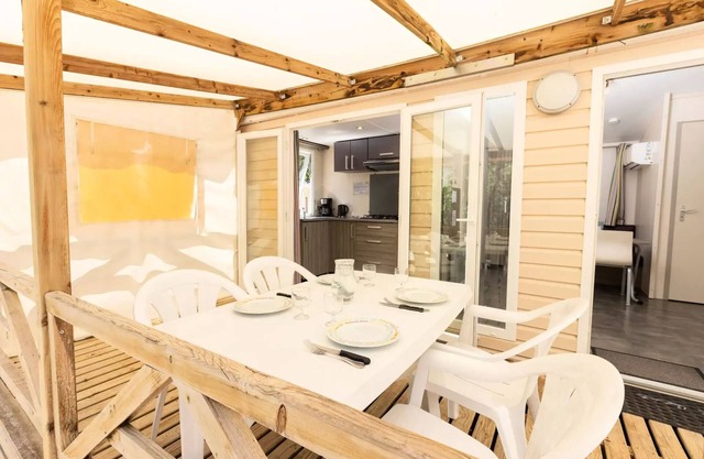 Campsite Les Reflets du Quercy * - Mobil home Comfort Compact - 2 bedrooms 4 people