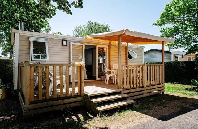 Campsite Romanée Les Grottes de Roffy* - Mobile home Comfort 4 rooms 6 people air-conditioned