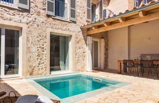 Can Carolin - newly renovated village house with pool, Can Carolin - neu saniertes Dorfhaus mit Pool